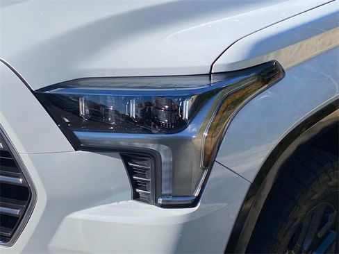 Used 2025 Toyota Sequoia Platinum image 5