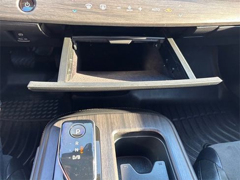 Used 2023 Nissan Ariya FWD image 27