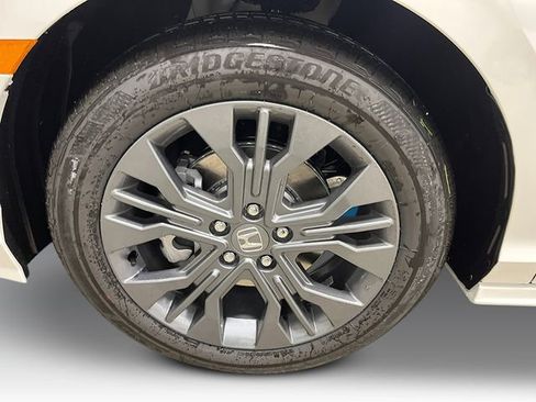 New 2026 Honda Odyssey Touring image 11