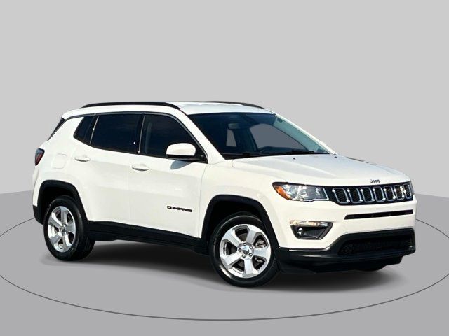 Used 2020 Jeep Compass Latitude FWD image 2