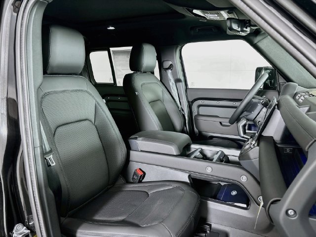 New 2026 Land Rover Defender 110 X-Dynamic SE AWD/4WD image 26