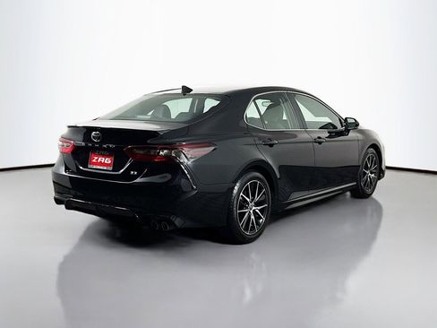 Used 2023 Toyota Camry SE image 5