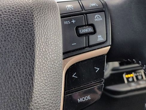 Used 2024 Toyota Crown Limited image 19