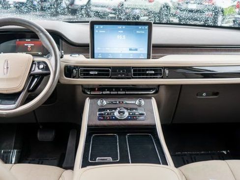 Used 2020 Lincoln Aviator Reserve w/ Elements Package Plus AWD/4WD image 15
