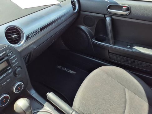 Used 2014 MAZDA MX-5 Miata Club image 25