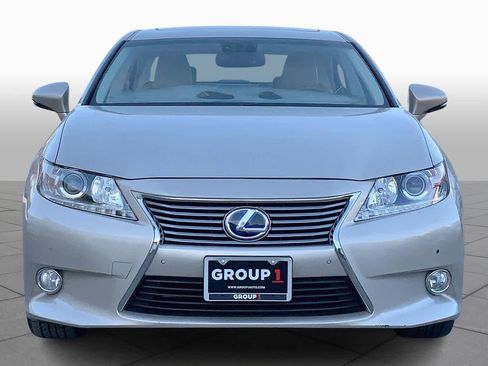 Used 2013 Lexus ES 300h Hybrid w/ Luxury Pkg image 4