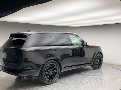 Certified 2025 Land Rover Range Rover SE AWD/4WD image 2