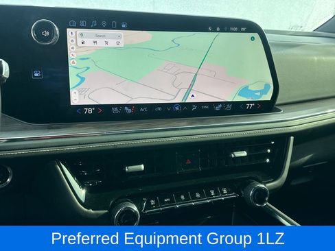 Used 2025 Chevrolet Suburban Premier image 22