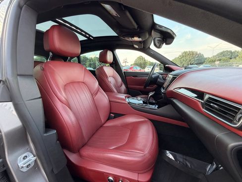 Used 2022 Maserati Levante Modena AWD/4WD image 42