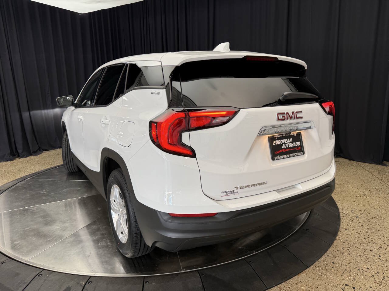 Used 2018 GMC Terrain SLE FWD image 8