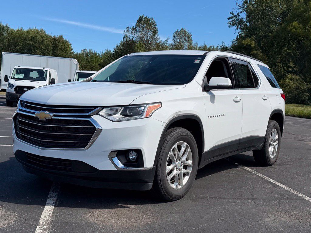 Used 2021 Chevrolet Traverse LT FWD image 3