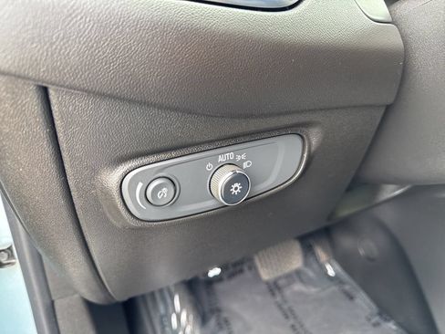 Used 2022 Chevrolet Equinox LT FWD image 27