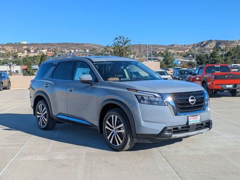 New 2025 Nissan Pathfinder Platinum w/ Cargo Package image 3