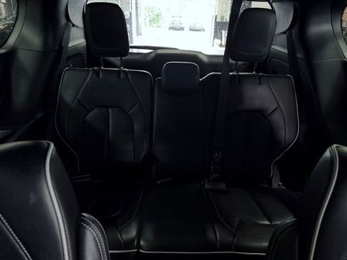 Used 2025 Chrysler Pacifica Limited FWD image 25