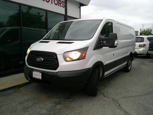 Used 2019 Ford Transit 250 130 Low Roof image 2