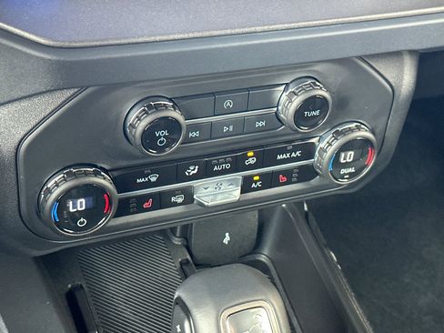 New 2025 Ford Bronco Big Bend image 21