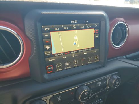 Used 2023 Jeep Wrangler Rubicon image 24