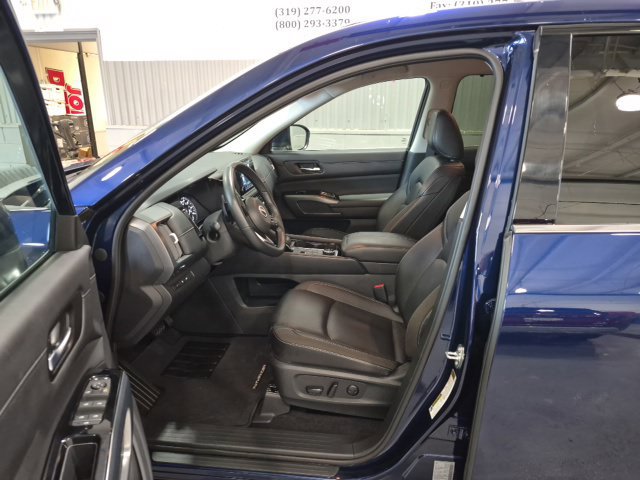 Certified 2025 Nissan Pathfinder SL AWD/4WD image 9
