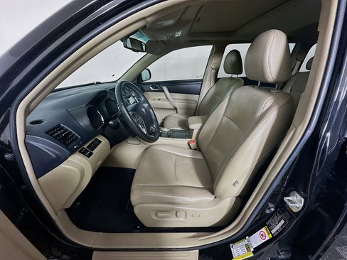 Used 2013 Toyota Highlander SE image 13