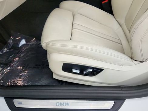 Used 2021 BMW 540i w/ Executive Package RWD image 48