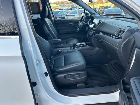 Used 2021 Honda Pilot Touring image 13