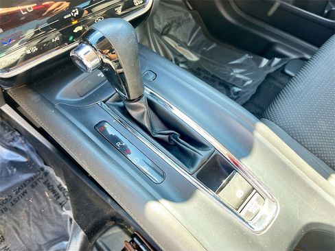 Used 2022 Honda HR-V EX image 16