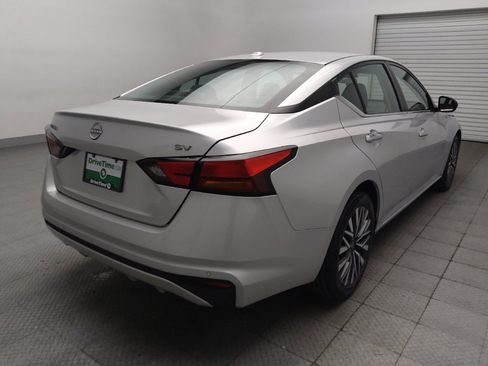 Used 2024 Nissan Altima 2.5 SV FWD image 9