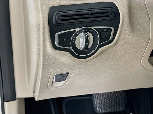 Certified 2018 Mercedes-Benz GLC 300 image 11