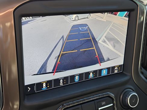 Used 2021 Chevrolet Silverado 1500 High Country w/ Technology Package image 9