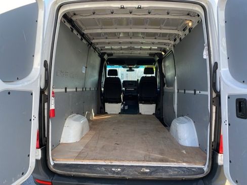Used 2024 Mercedes-Benz Sprinter 2500 image 5