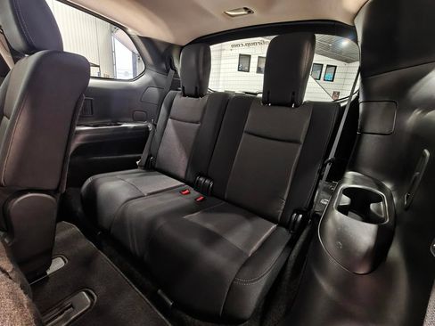 Used 2019 Nissan Pathfinder SV AWD/4WD image 26