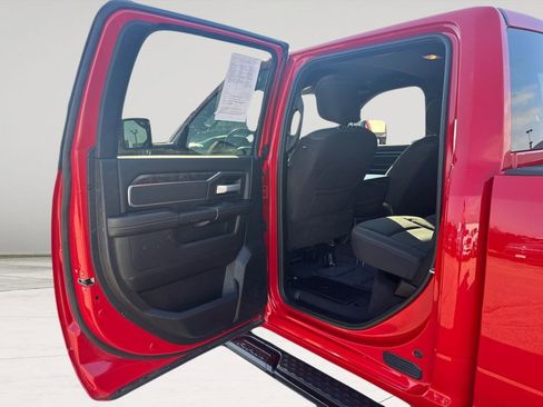 Used 2024 RAM 2500 Big Horn w/ Night Edition AWD/4WD image 17