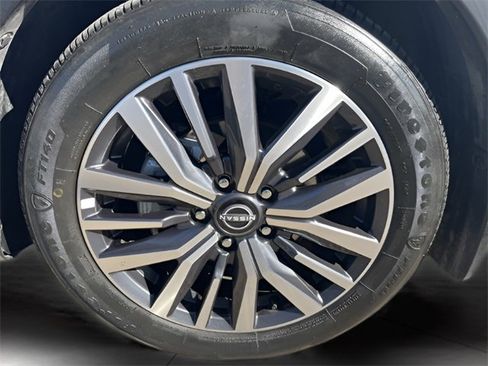 Used 2024 Nissan Kicks SV image 11