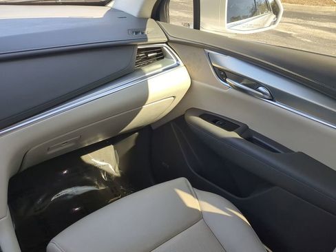 Used 2019 Cadillac XT5 Luxury image 17