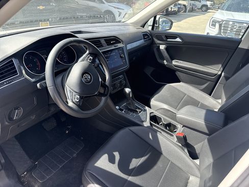Used 2021 Volkswagen Tiguan SE image 7