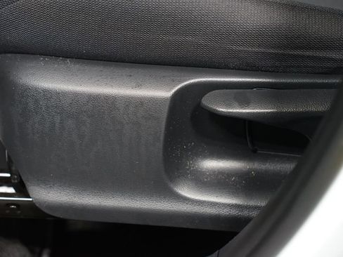 Certified 2024 Toyota Corolla Cross LE image 33