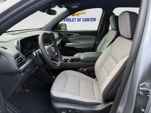 New 2026 Chevrolet Traverse LT FWD image 9