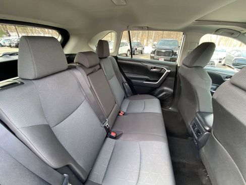 Used 2025 Toyota RAV4 XLE w/ Convenience Package image 27