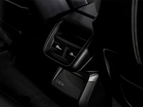 Used 2024 Cadillac Lyriq Tech image 37