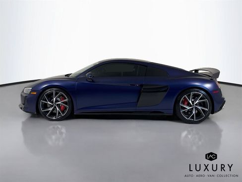 Used 2021 Audi R8 V10 w/ Premium Package RWD image 9