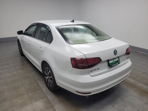 Used 2017 Volkswagen Jetta SE FWD image 5