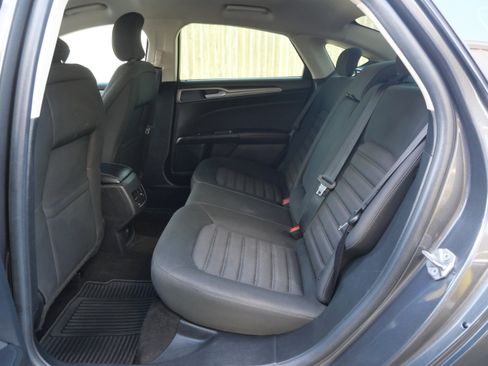 Used 2019 Ford Fusion SE image 10