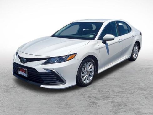Certified 2024 Toyota Camry LE FWD image 32