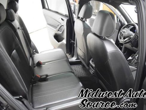 Used 2023 Volkswagen Tiguan SE R-Line AWD/4WD image 31