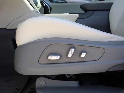 Used 2021 Cadillac XT5 Premium Luxury image 26