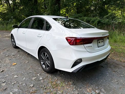 Used 2023 Kia Forte LXS FWD image 4