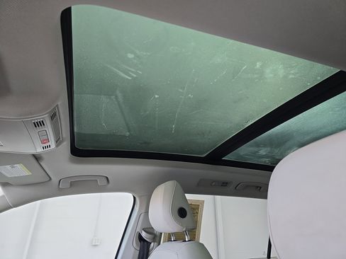 Used 2020 Volkswagen Tiguan SEL w/ 3rd Row Seat Package image 29