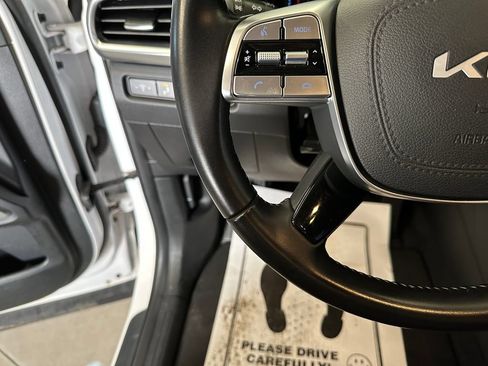 Used 2022 Kia Telluride LX AWD/4WD image 11