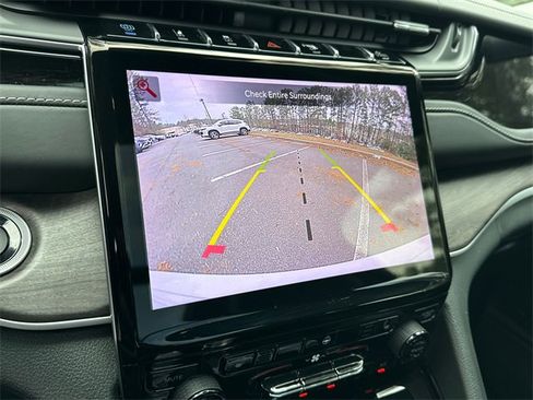 Used 2022 Jeep Grand Cherokee Limited 4xe image 23