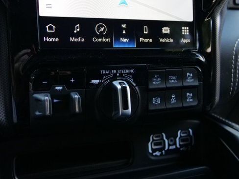 Used 2024 RAM 3500 Limited AWD/4WD image 14